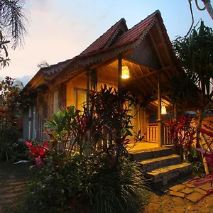 https://suarti-boutique-village.ubudhotelsnow.com